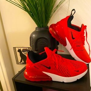 5Y (size 6- 6.5 in women’s) Nike Max 270